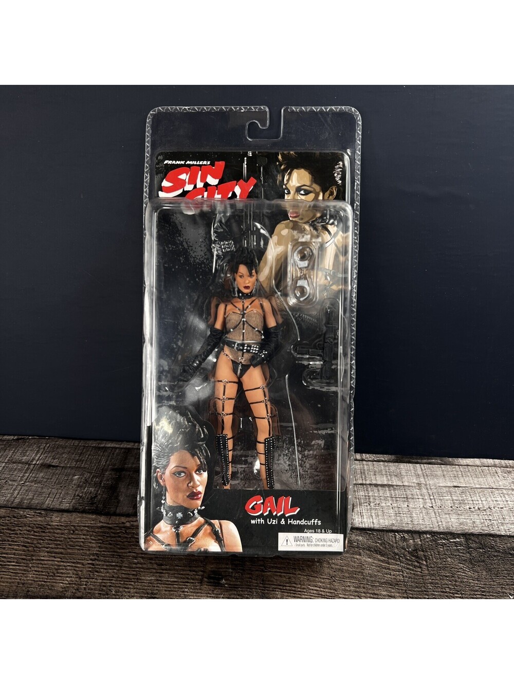 2005 NECA Sin City Series 1 Gail with Uzi & Handcuffs Action Figure New